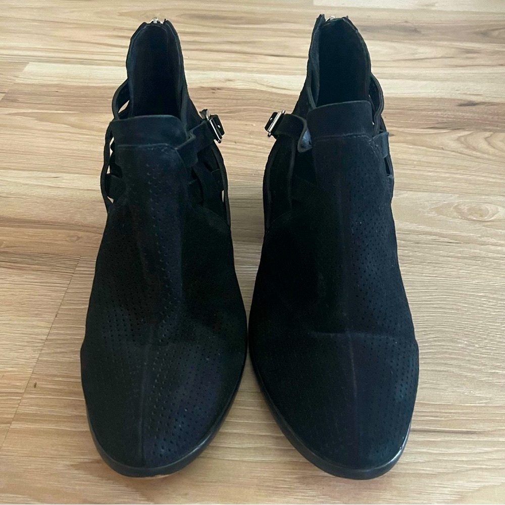 Vince Camuto Black Ankle Booties with Back Zipper